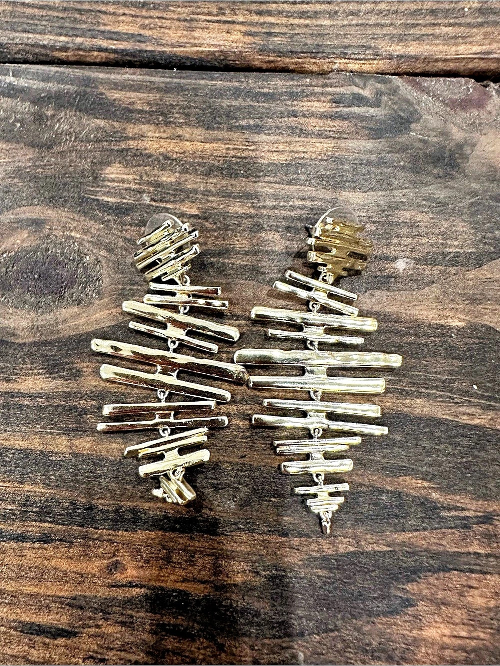 Kendra Scott Rylan Statement Earrings in Gold